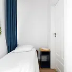 Cosy Very Berry In Close To The Park By Renters *