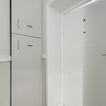 Cosy Very Berry In Close To The Park By Renters * بوزنان