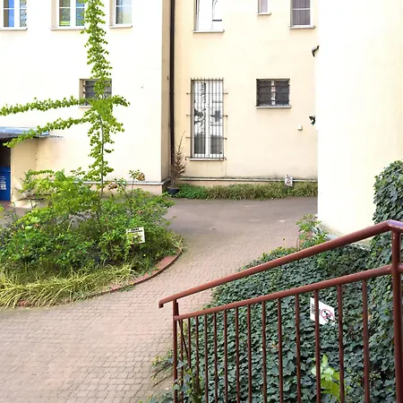 Cosy Very Berry In Close To The Park By Renters *