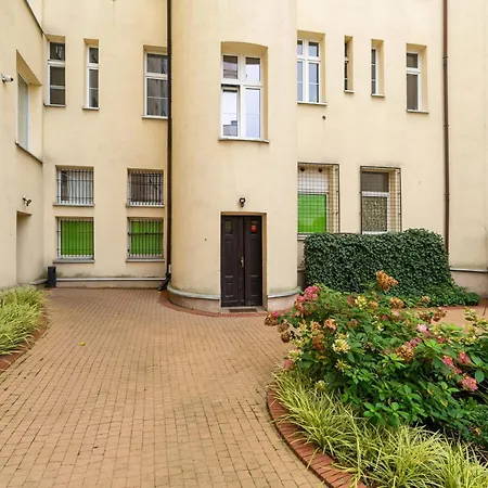 Cosy Very Berry In Close To The Park By Renters Apartment Poznan