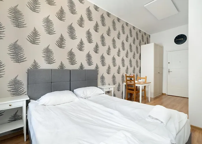 Cosy Very Berry In Close To The Park By Renters Apartment