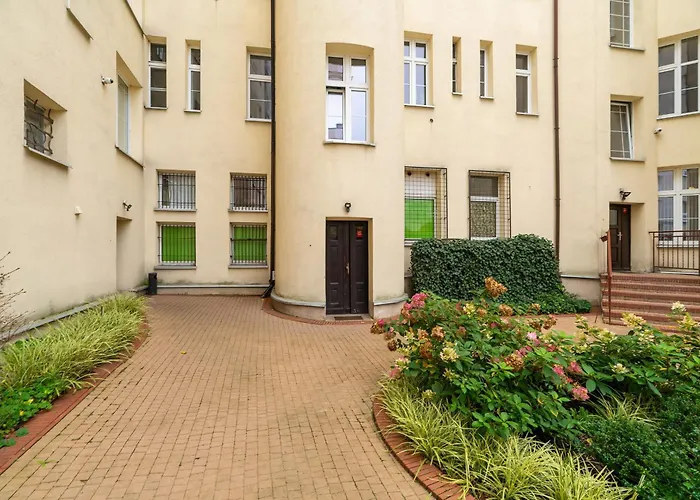 Cosy Very Berry In Close To The Park By Renters Apartment Poznan