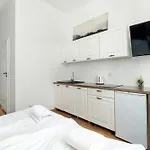 Διαμέρισμα Cosy Very Berry In Close To The Park By Renters Πόζναν