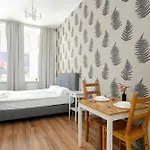 Cosy Very Berry In Close To The Park By Renters