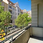 Cosy Very Berry In Close To The Park By Renters Apartament *