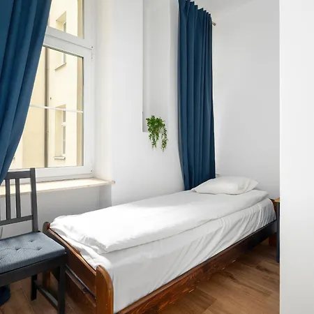 Apartment Cosy Very Berry In Close To The Park By Renters Poznan