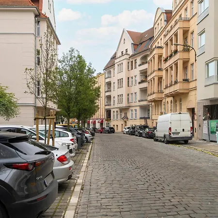 Cosy Very Berry In Close To The Park By Renters Poznan