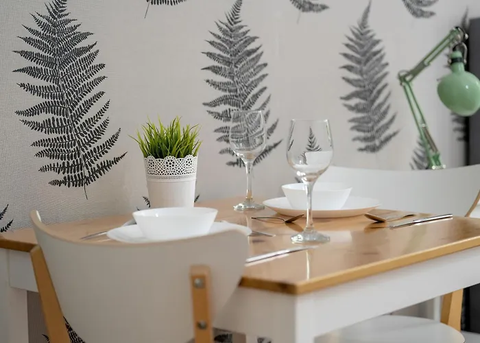 Cosy Very Berry In Close To The Park By Renters פוזנן